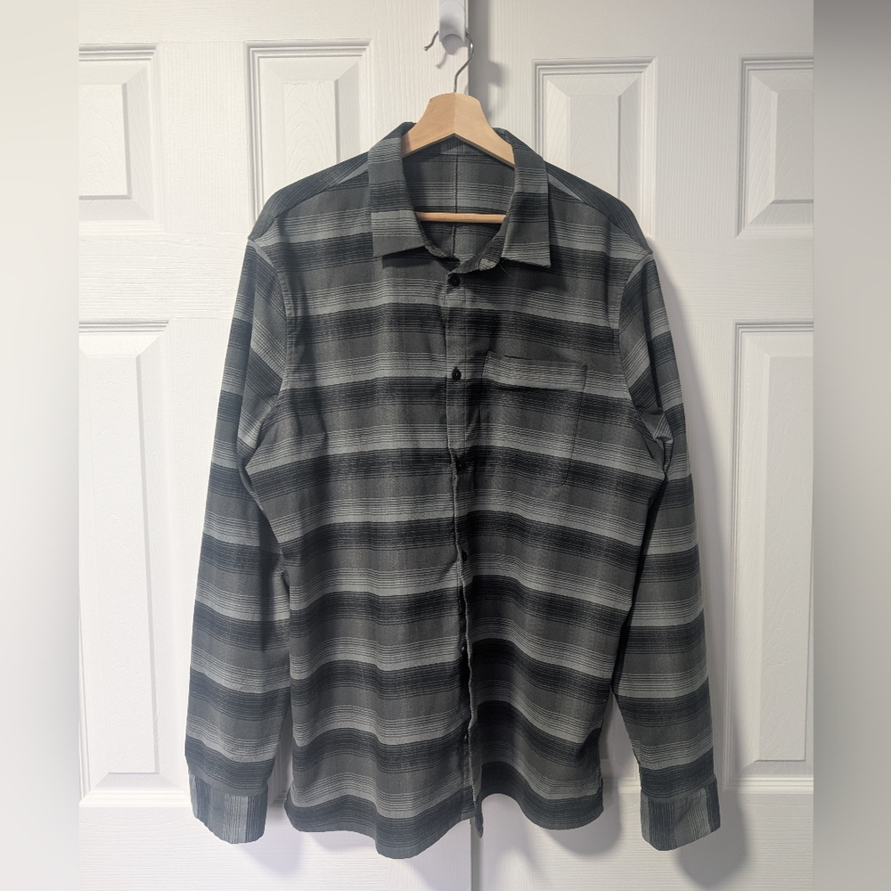 Lululemon Masons Peak Flannel Gray Plaid Button-Up Shirt Large